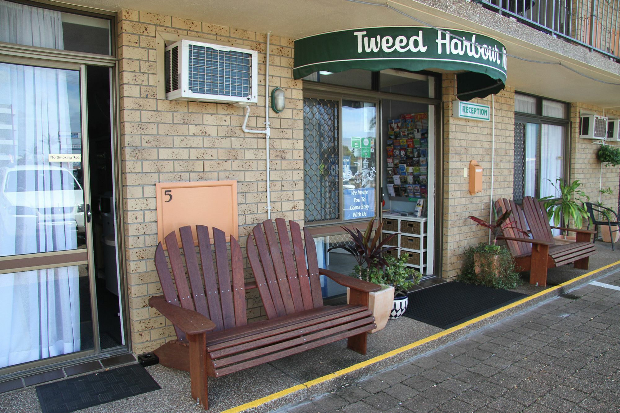 Tweed Harbour Motor Inn Tweed Heads Buitenkant foto